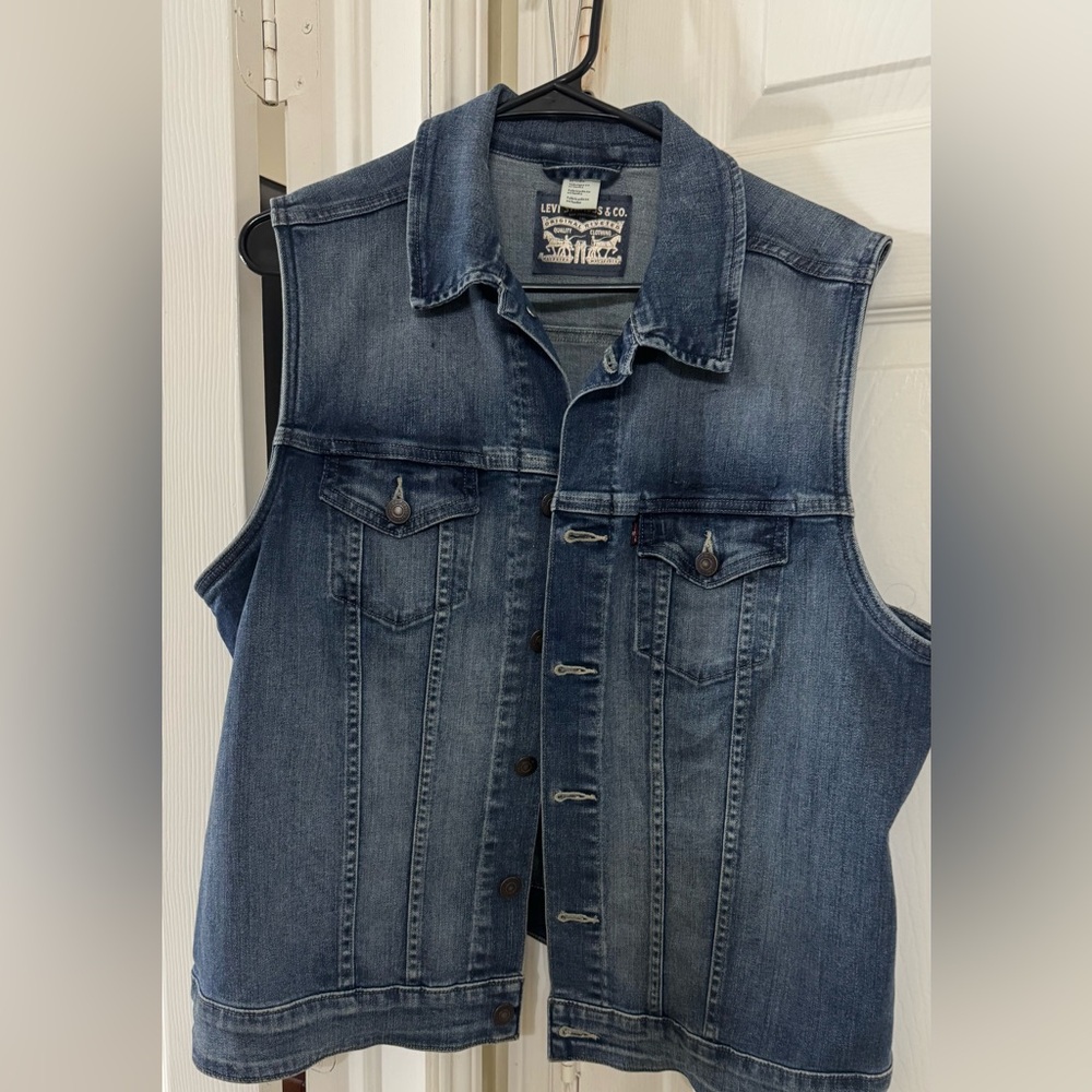 Women’s Levi Strauss Denim Sleeveless Vest xl
